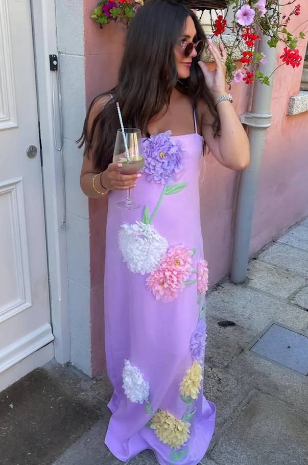 elliatt buttercup floral appliqu maxi dress Elliatt Buttercup Embroidered Maxi Dress