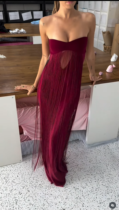 Deconduarte Venus Gown - Wine Size 10